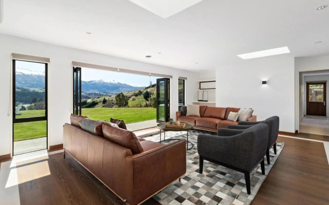 Tucker Beach Haven With Spa