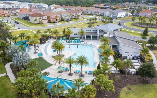 Amazing Large Home Near Parks