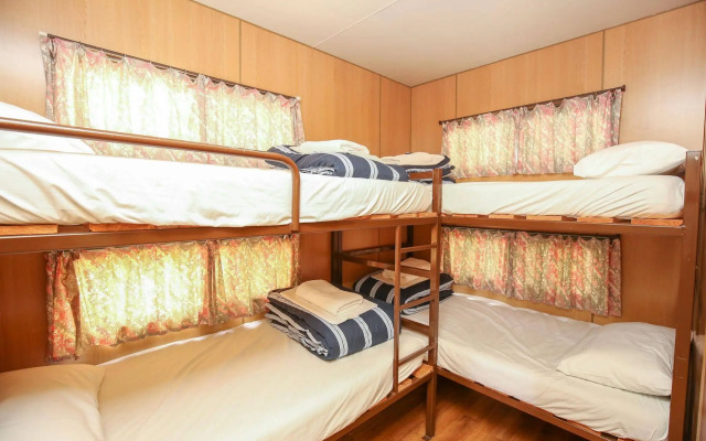 Aquarius All Suite Apartments