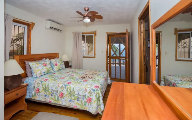 Roatan Ocean View- 2nd Floor 2 Bedroom Apts by RedAwning