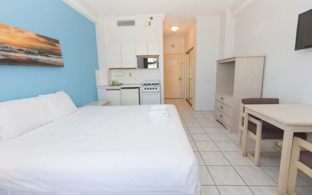 708 Studio Hollywood Beach