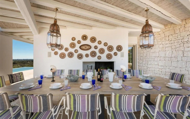 246 Villa Extralusso con Piscina a Manduria