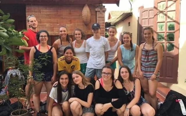 Van Long Family Homestay