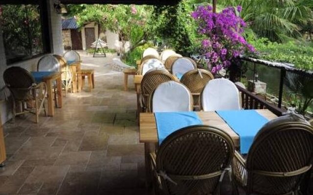 Adrasan River Hotel