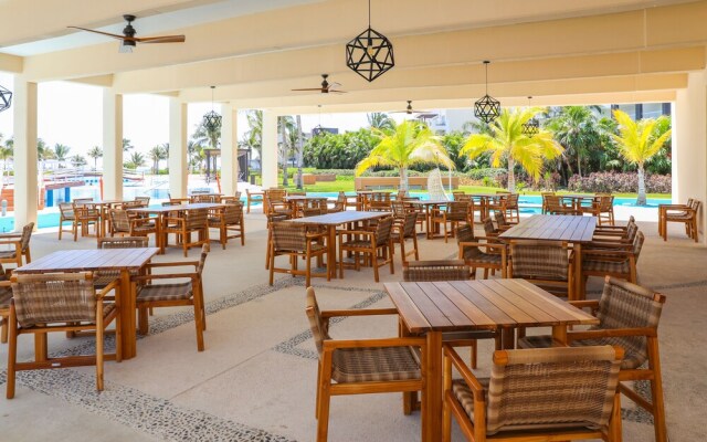 Marea Azul Beach Resort