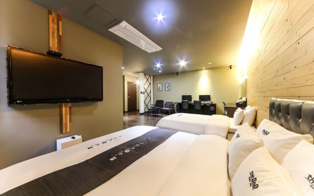 Changwon Buk-myeon The B and B Hotel