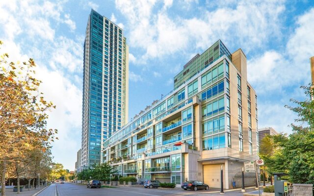 Stunning Suites Luxurious Downtown Condo