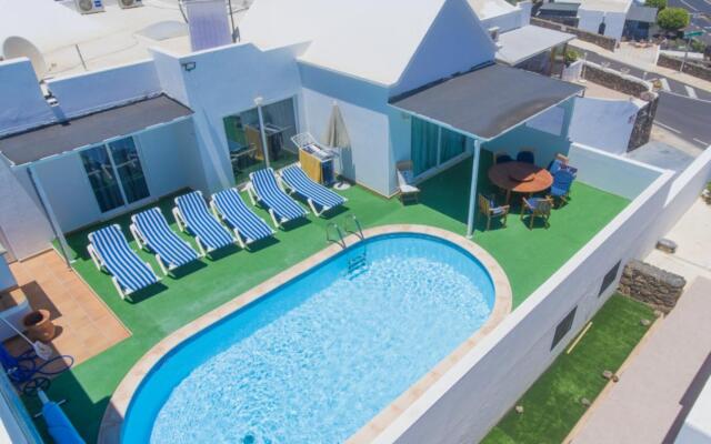 Villa Reyes