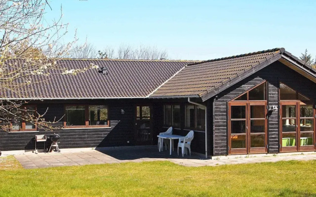 8 Person Holiday Home in Lokken-by Traum