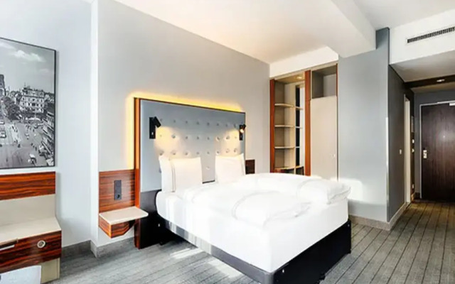 Premier Inn Cologne City Mediapark Hotel