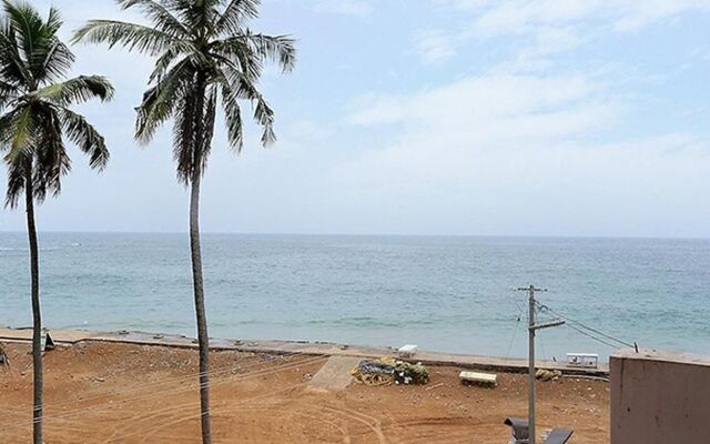 Fabhotel Wateredge Beach Resort