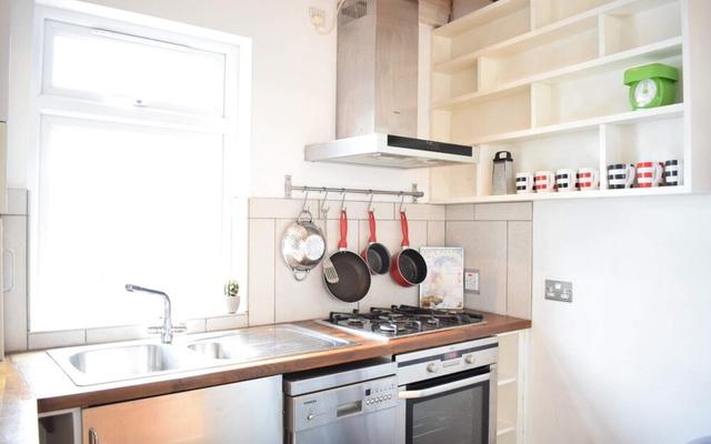 Spacious 2 Bedroom Apartment in Trendy Dalston