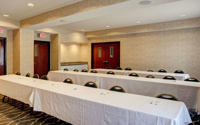 Comfort Inn & Suites