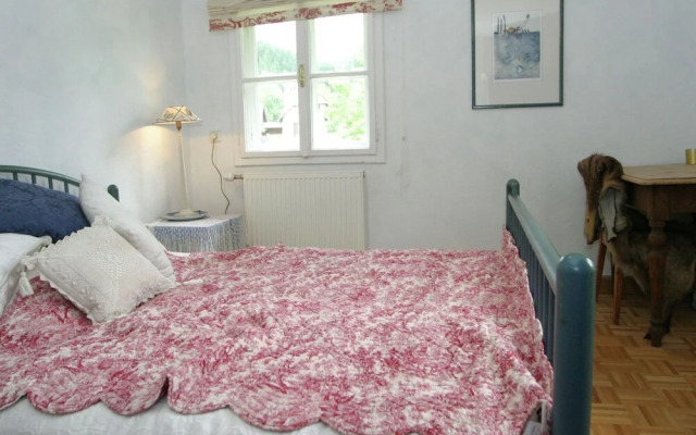 Splendid Chalet with Garden, Bbq, Balcony, Heating, Parking