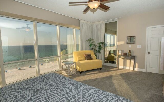 Oceania 705 3 Bedroom Condo by RedAwning