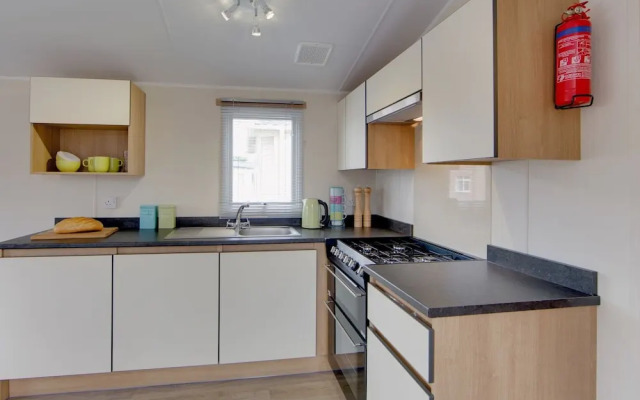 Well Furnished Chalet With Wifi, Near the Hunebedcentrum