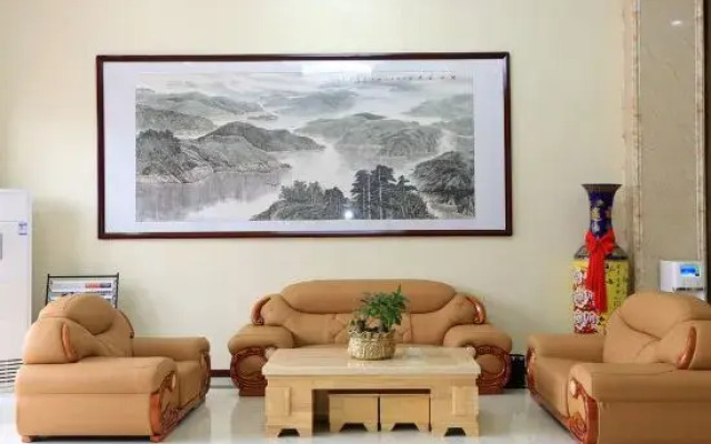 Junyi Hotel Chain (Chibi No.1 Middle School Branch)