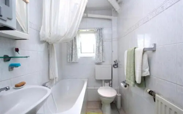 Fair Direct Private Apartment (6084)