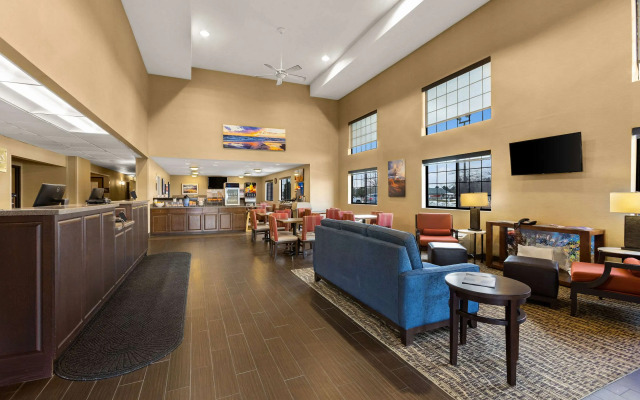 Comfort Inn Ludington near US-10