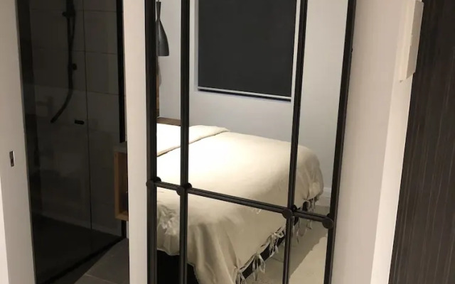 Timber Door Luxury Accommodation Geelong
