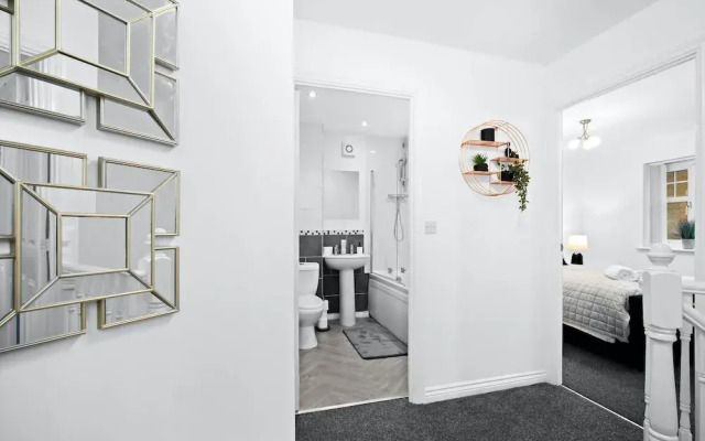 Tipton Escape Haven - 3 Bed House