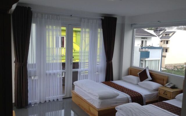 Mr Rot's Secret Hotel