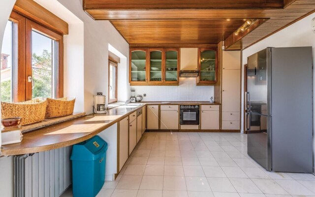 Awesome Home in Premantura With Wifi and 5 Bedrooms