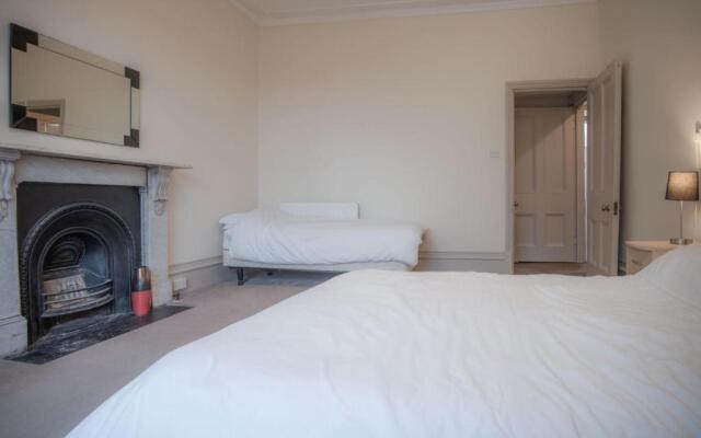 Connaught House - 2 Bedroom Apartment - Tenby