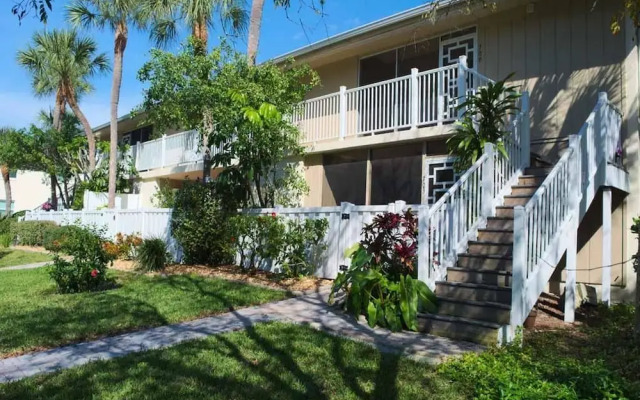 Westbay Cove South 703