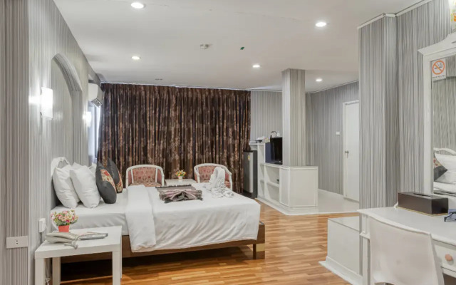 Aunchaleena Grand Hotel