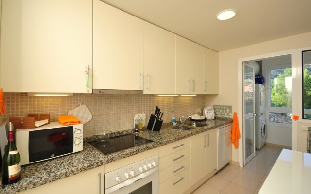 Apartment With 2 Bedrooms in Benahavís, With Wonderful Mountain View,