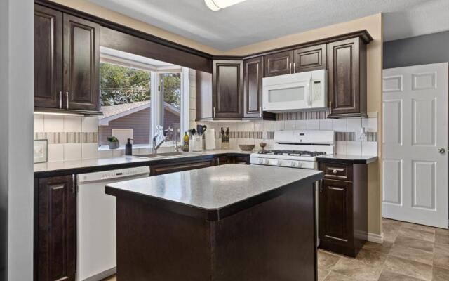 Bahama Breeze I Hot Tub I Pool I 5 Bedroom