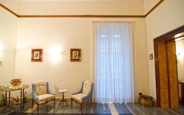 Suite Palazzo Reale Apartment