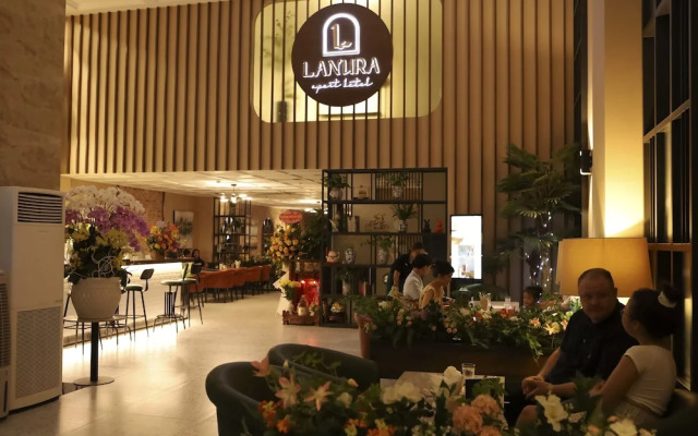 Lanura Apartments and Hotel
