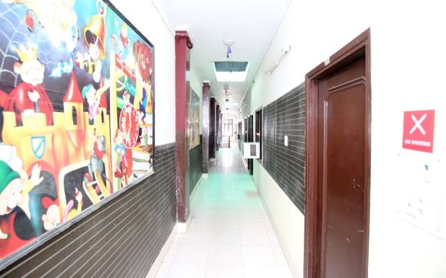 OYO 12163 Hotel Aaryan