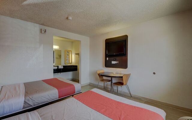 Studio 6 San Antonio, TX - Fort Sam Houston Area