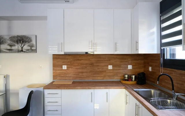 Minimal Condo Trikala Town