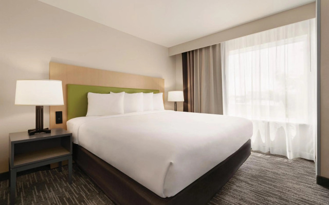 Country Inn & Suites by Radisson, Savannah Midtown, GA