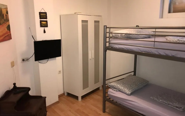 A & S Hostel Bonner Straße 9