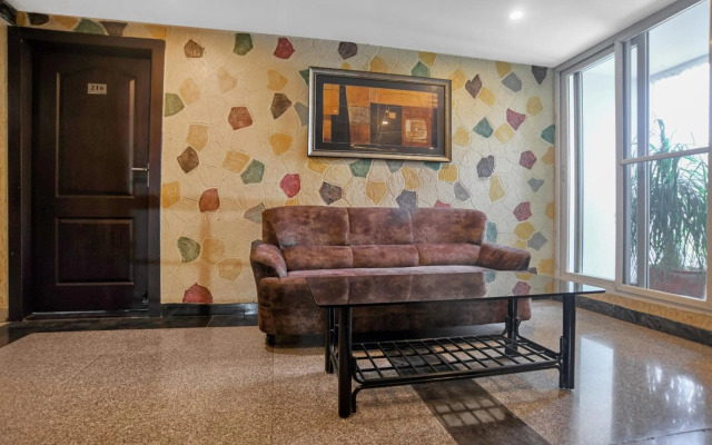 Oyo 3892 Hotel Divya Palace