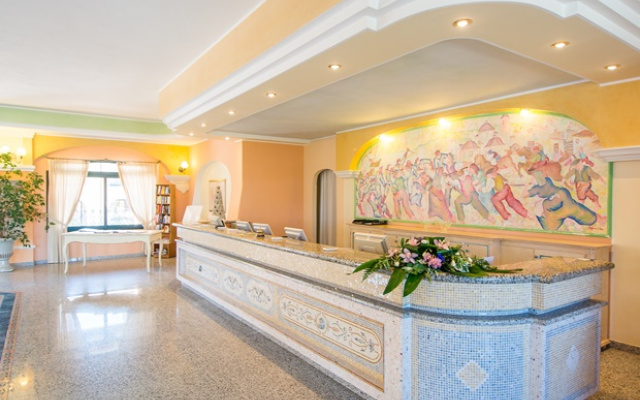Отель Club Hotel Marina Beach