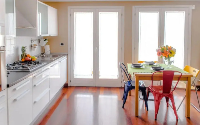 Shopping Deangeli Apartment - Hintown