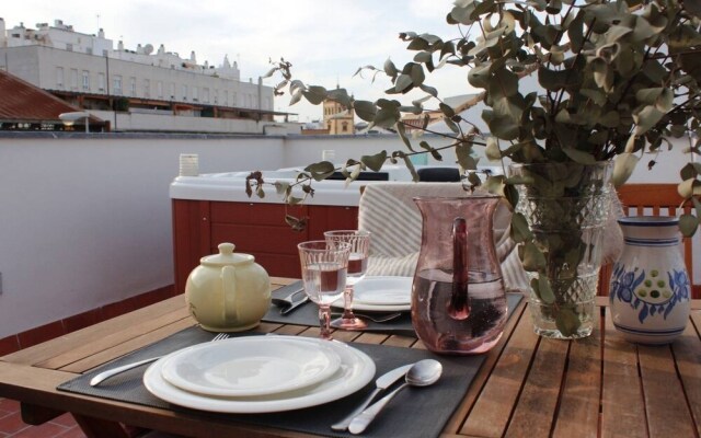 Sevilla Alquila Amplios Apartamentos Duplex en San Bernardo