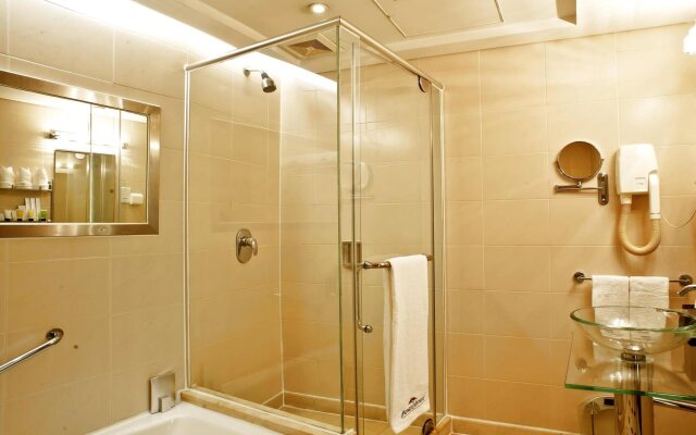 Howard Johnson Ginwa Plaza Hotel