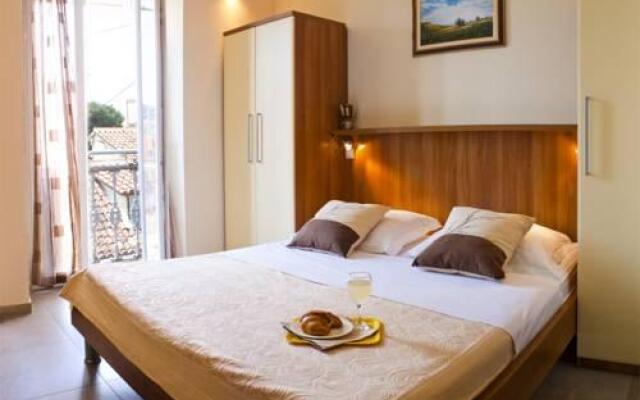 Exclusive Centre Apartments & Rooms