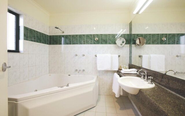 Gateway on Monash Boutique Hotel