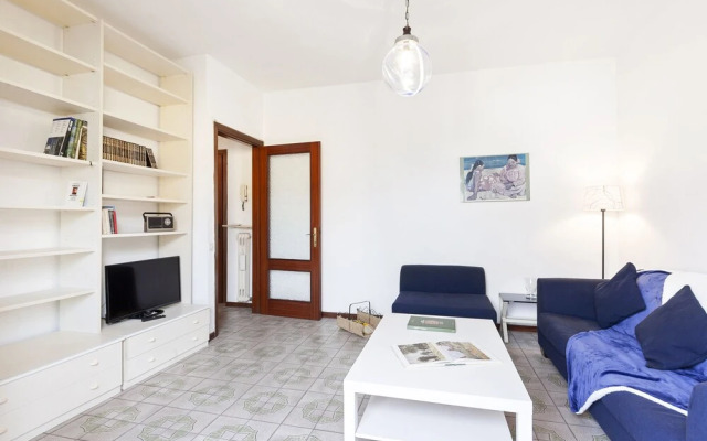 Pisa Hospital Apartment With Parking And Balcony