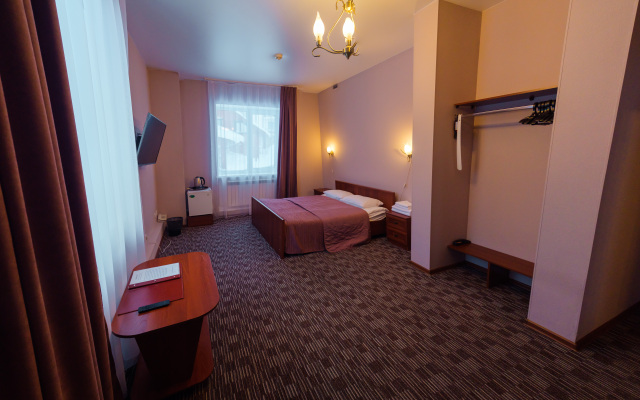 Kiya Hotel