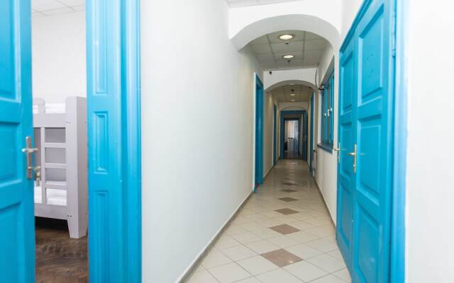 2B Hostel & Rooms
