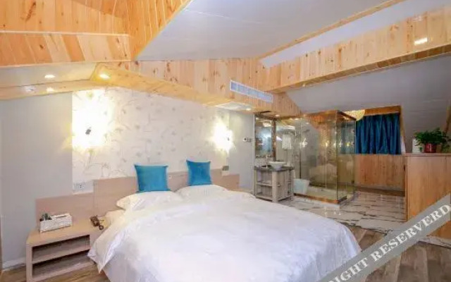 The Bund 18 (Xi'an Xianyang International Airport)